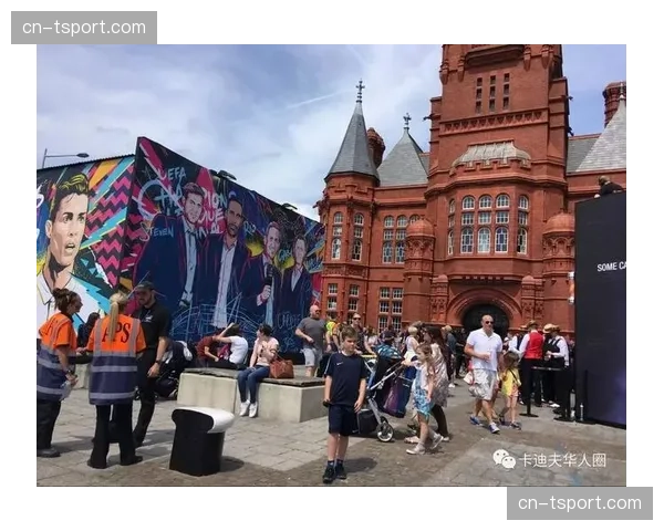 通讯：欧冠主题街头艺术展在伦敦开幕，吸引大量球迷参观