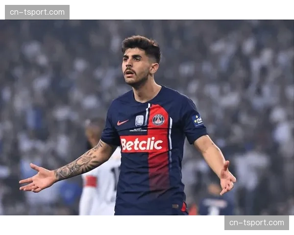 里昂2-1逆转朗斯，拉卡泽特点射绝杀