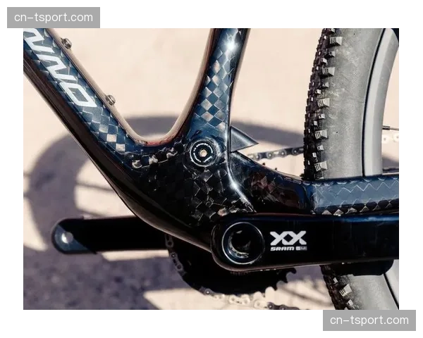 多家厂商发布符合UCI新规的全避震XC车型，重量进一步降低