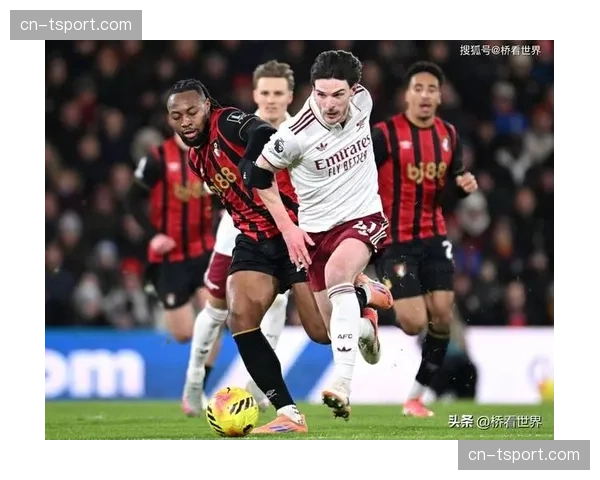 实时：曼联对阵伯恩茅斯比赛因场外疑似安全威胁暂停，球迷被要求暂时留在座位